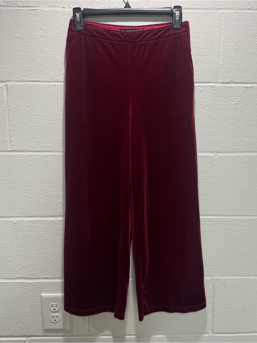 Abercrombie Burgundy Velvet Culotte Pants Wide Leg Cropped XS